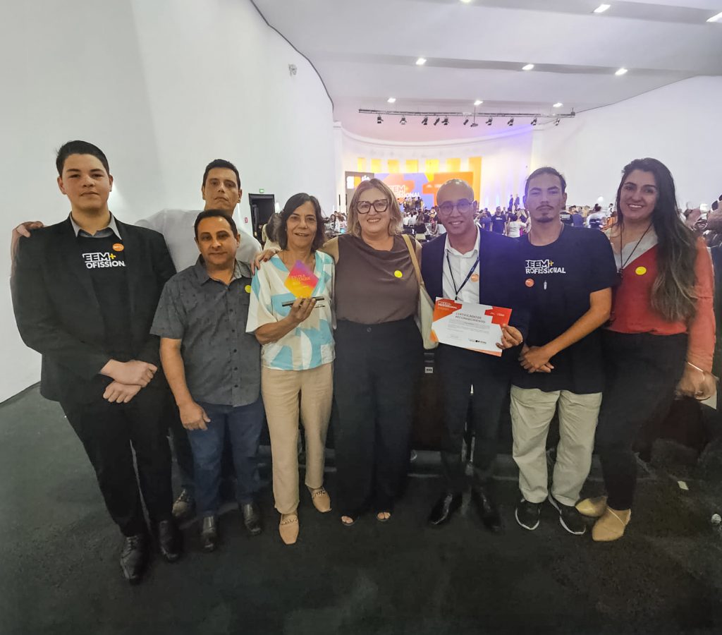 Representantes da MegaG em evento